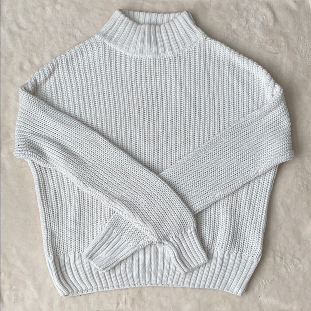 Cream/white H&M sweater